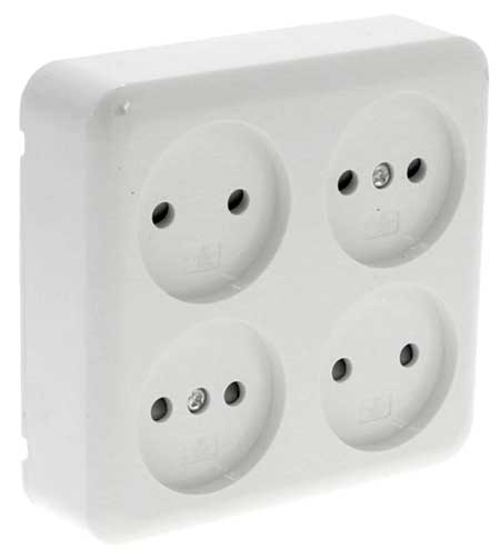 stekkerdoos 40voudig ongeaard